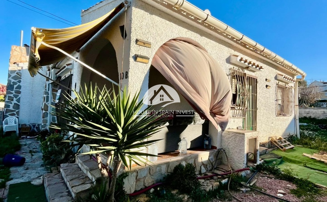 Herverkoop - Villa - Torrevieja - Aguas Nuevas - Sector 25