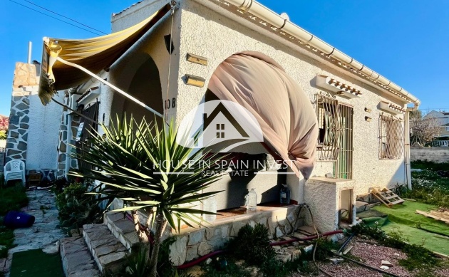 Herverkoop - Villa - Torrevieja - Aguas Nuevas - Sector 25