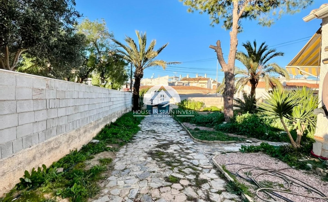 Herverkoop - Villa - Torrevieja - Aguas Nuevas - Sector 25