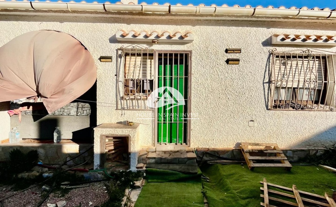 Herverkoop - Villa - Torrevieja - Aguas Nuevas - Sector 25