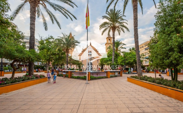 Herverkoop - Garage - Torrevieja - Playa del Cura