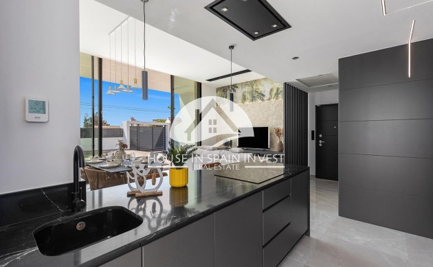 Herverkoop - Villa - Torrevieja - Los Balcones  