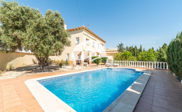 Resale - Villa - Torrevieja - La Mata