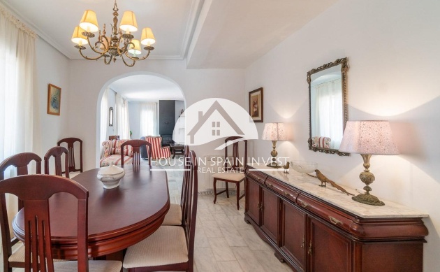 Resale - Villa - Torrevieja - La Mata