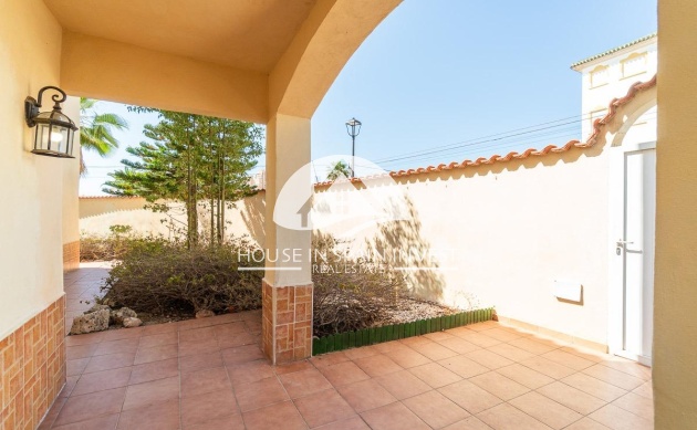Resale - Villa - Torrevieja - La Mata
