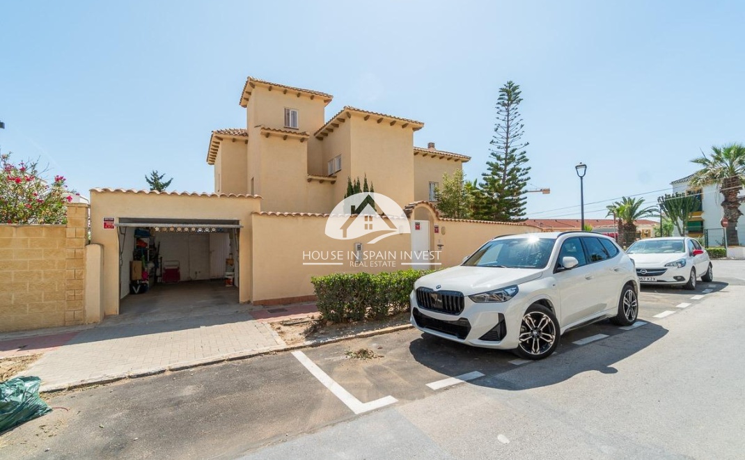 Resale - Villa - Torrevieja - La Mata