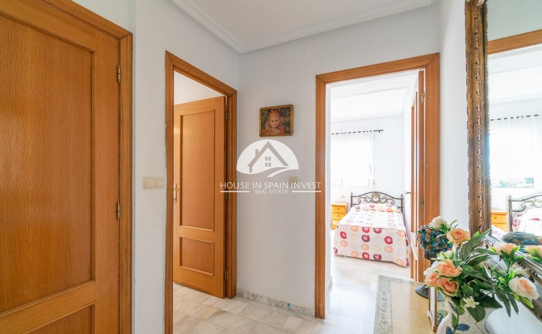 Resale - Villa - Torrevieja - La Mata