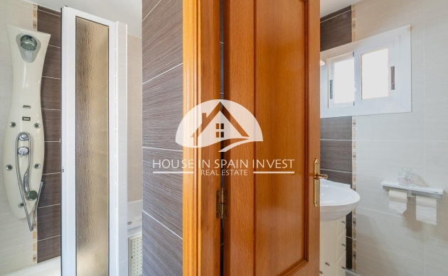 Resale - Villa - Torrevieja - La Mata