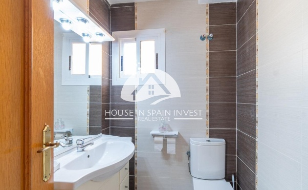 Resale - Villa - Torrevieja - La Mata