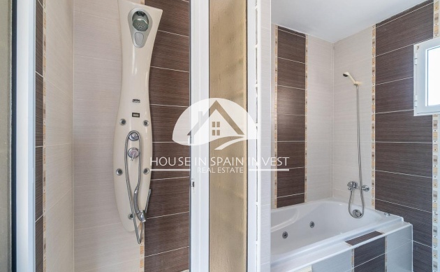 Resale - Villa - Torrevieja - La Mata