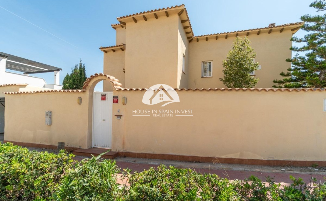 Resale - Villa - Torrevieja - La Mata