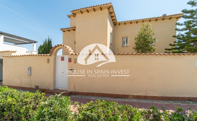 Resale - Villa - Torrevieja - La Mata