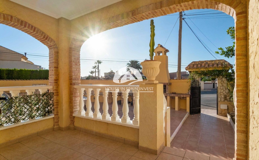 Resale - Villa - Orihuela Costa - La Florida