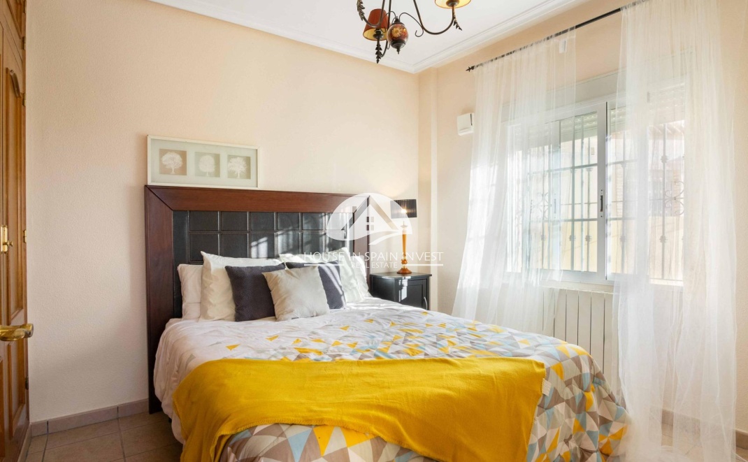 Resale - Villa - Orihuela Costa - La Florida