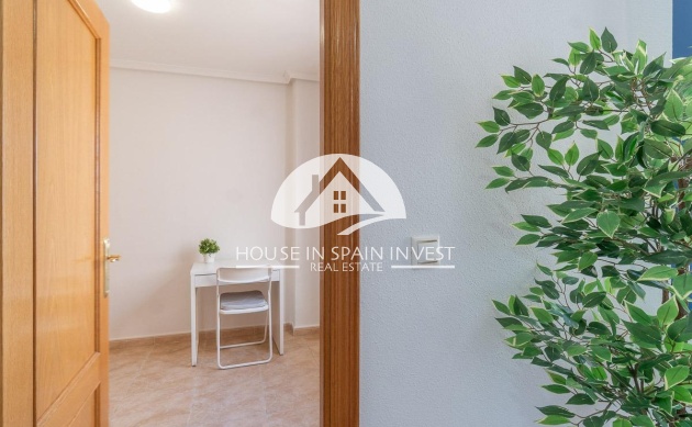 Resale - Apartment  - Torrevieja - Centro