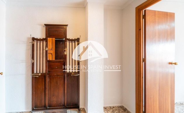 Resale - Apartment  - Torrevieja - Playa de los Naufragos