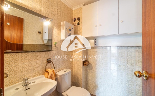 Resale - Apartment  - Torrevieja - Playa de los Naufragos