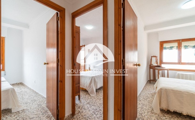Resale - Apartment  - Torrevieja - Playa de los Naufragos