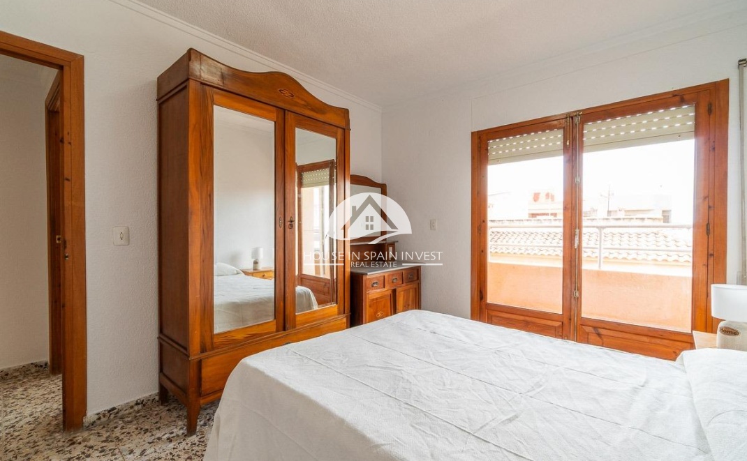 Resale - Apartment  - Torrevieja - Playa de los Naufragos