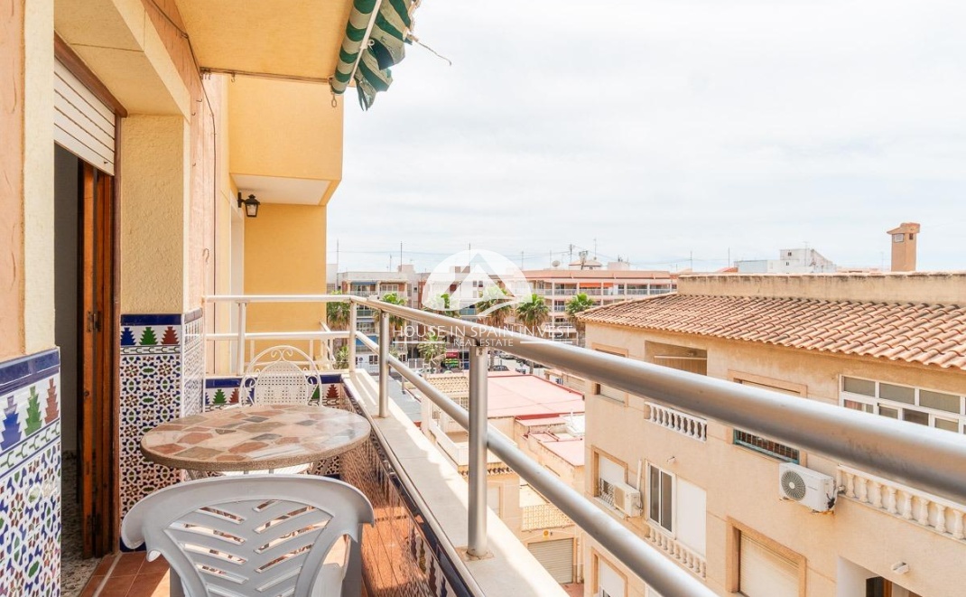 Resale - Apartment  - Torrevieja - Playa de los Naufragos
