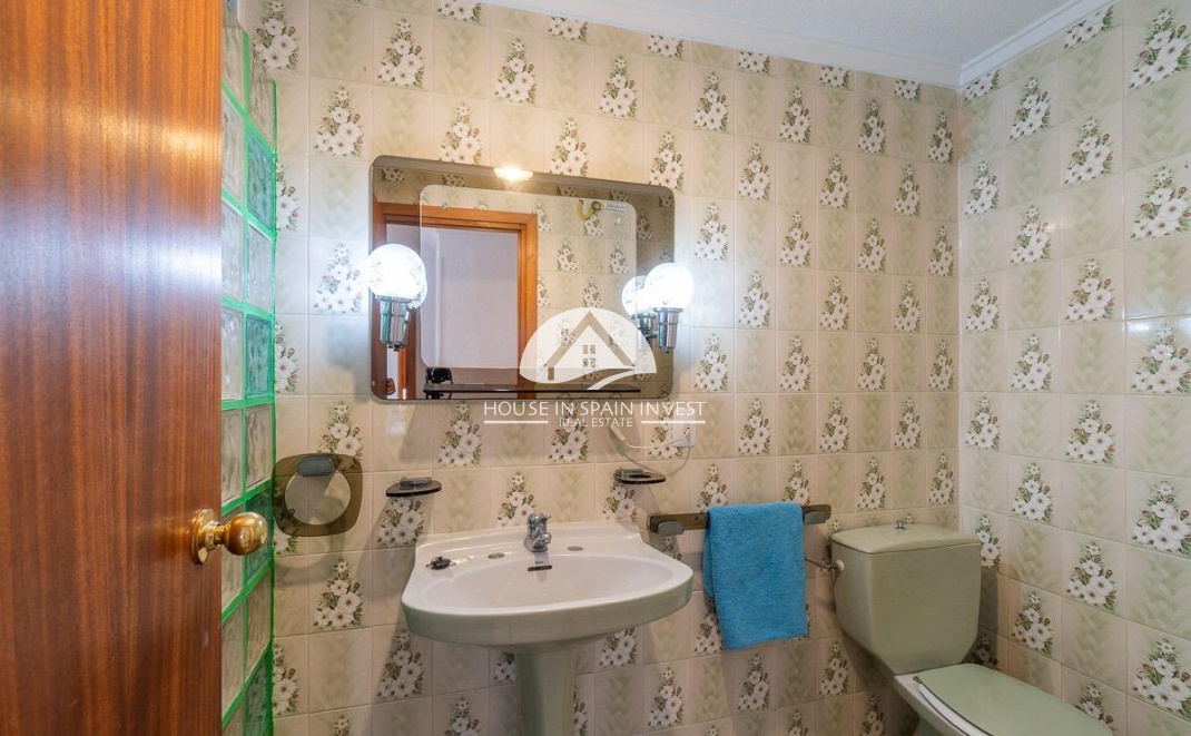 Resale - Apartment  - Torrevieja - Playa de los Naufragos