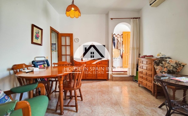 Resale - Townhouse - Torrevieja - Aguas Nuevas - Sector 25