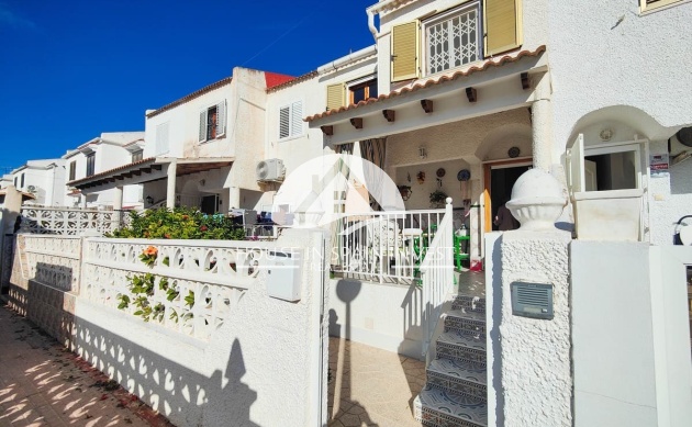 Resale - Townhouse - Torrevieja - Aguas Nuevas - Sector 25