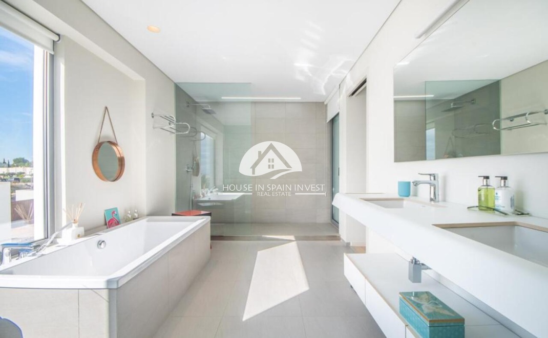 Herverkoop - Villa - Orihuela Costa - Las Colinas Golf