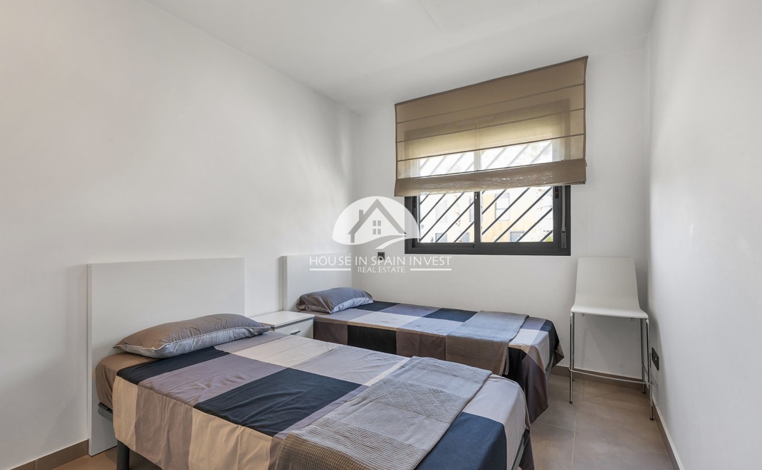 Resale - Apartment  - Torrevieja - Punta Prima  