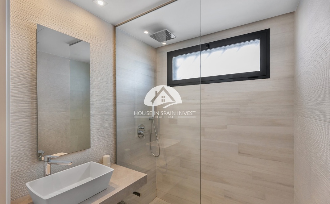 Resale - Apartment  - Torrevieja - Punta Prima  