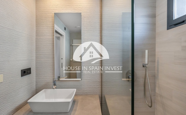 Resale - Apartment  - Torrevieja - Punta Prima  