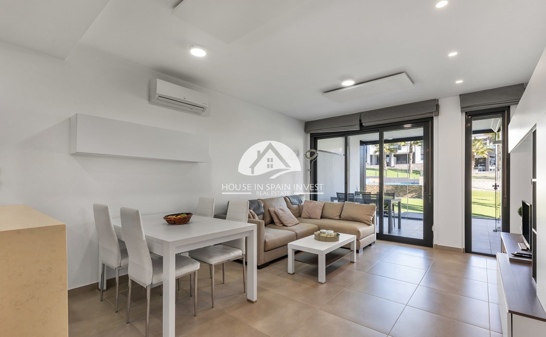 Resale - Apartment  - Torrevieja - Punta Prima  