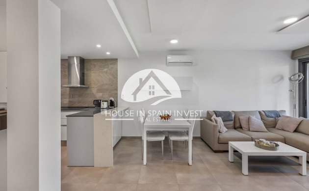 Resale - Apartment  - Torrevieja - Punta Prima  