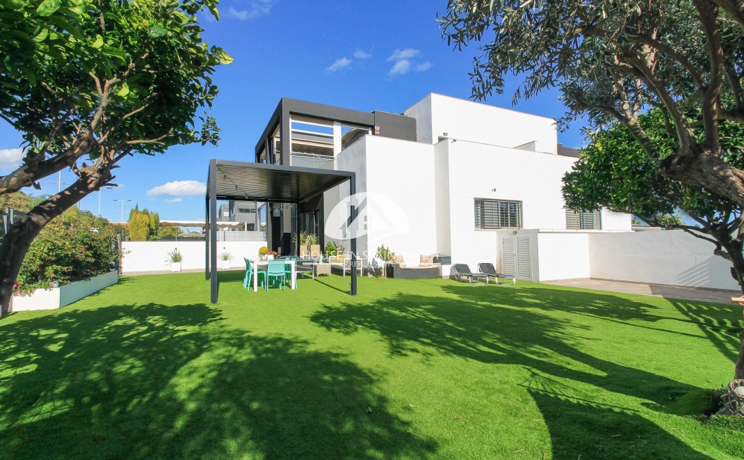 Herverkoop - Rijwoning - Torrevieja - Aguas Nuevas 1