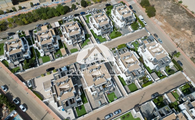 Herverkoop - Rijwoning - Torrevieja - Aguas Nuevas 1