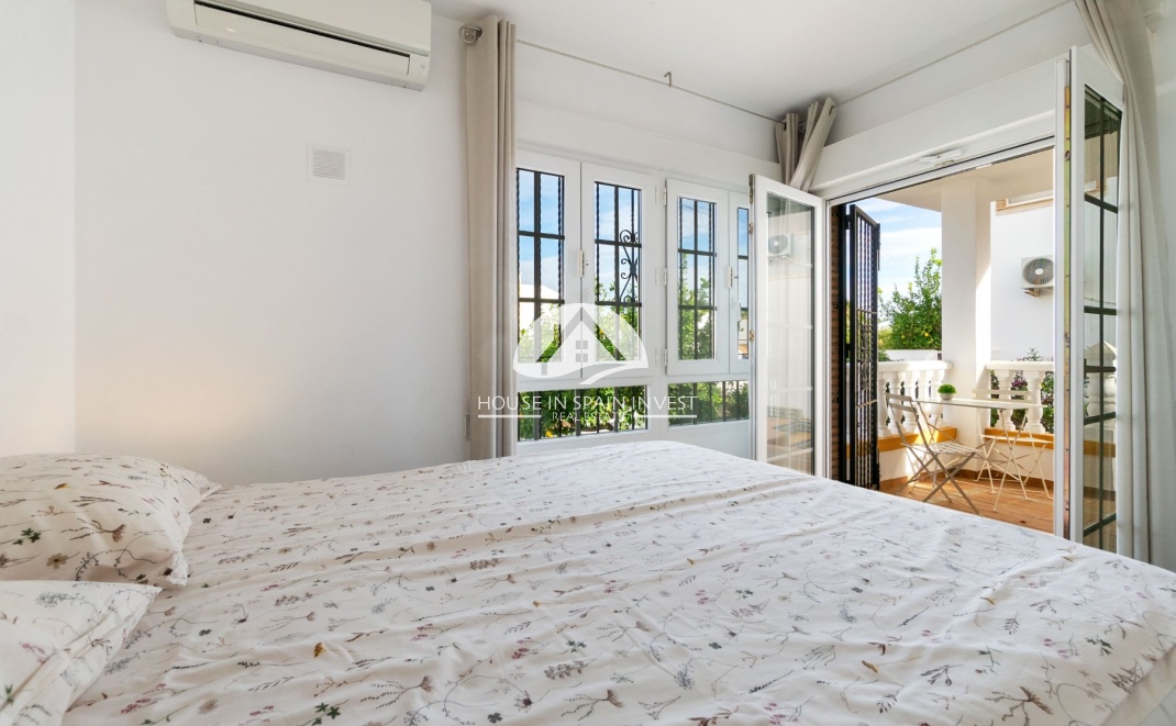 Resale - Villa - Orihuela Costa - Villamartín