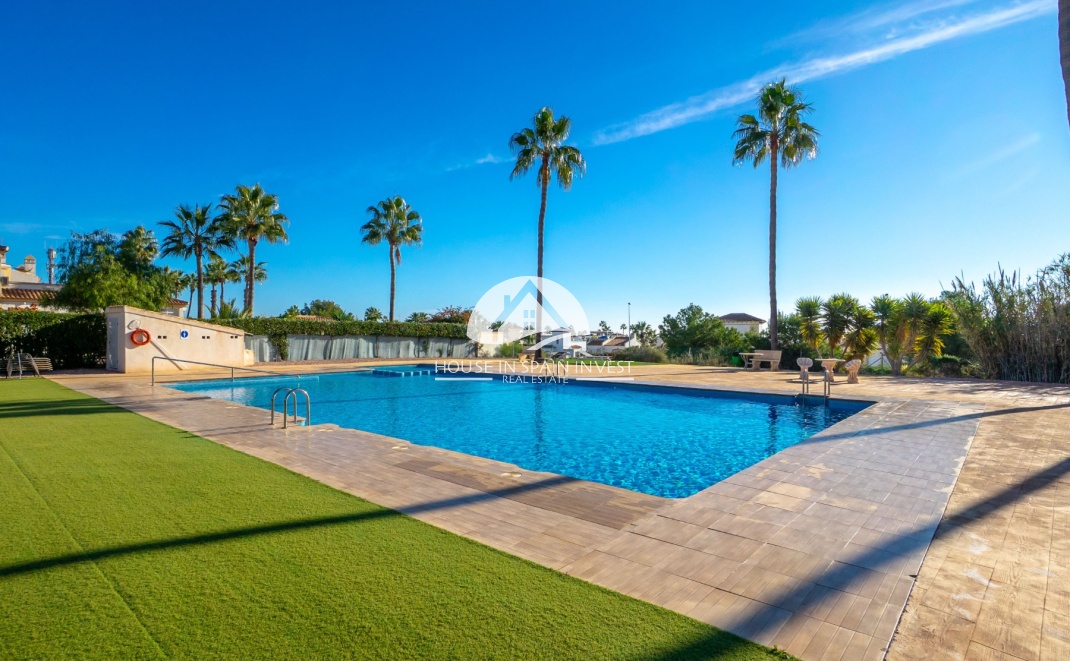 Resale - Villa - Orihuela Costa - Villamartín