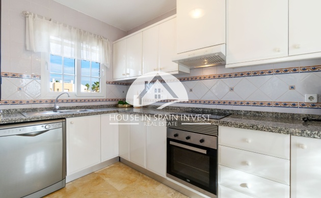 Resale - Villa - Orihuela Costa - Villamartín