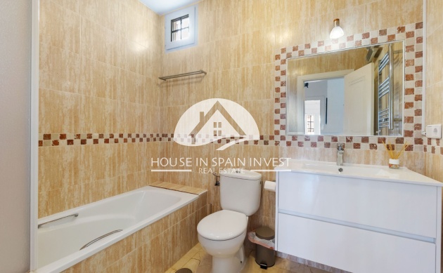 Resale - Villa - Orihuela Costa - Villamartín