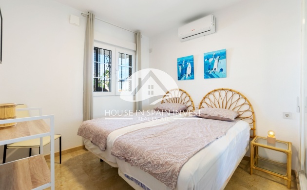 Resale - Villa - Orihuela Costa - Villamartín