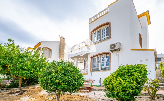 Resale - Villa - Orihuela Costa - Villamartín