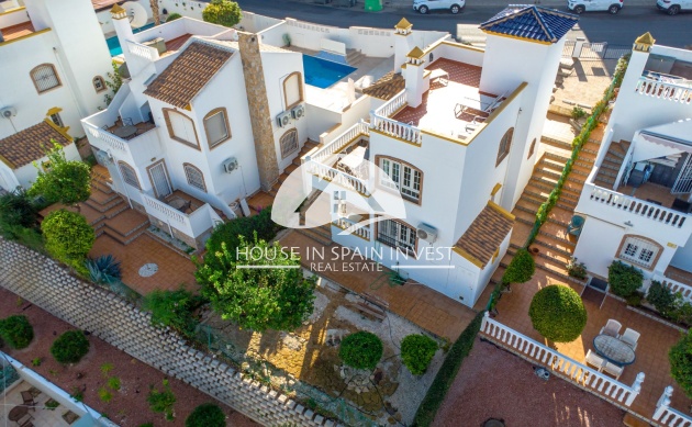 Resale - Villa - Orihuela Costa - Villamartín