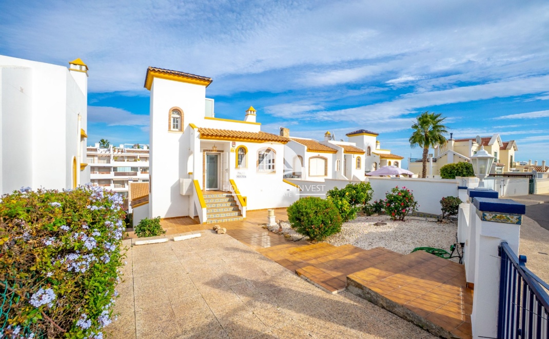 Resale - Villa - Orihuela Costa - Villamartín
