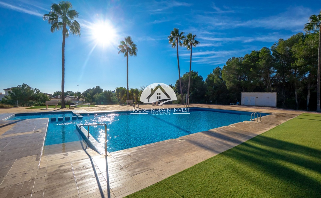 Resale - Villa - Orihuela Costa - Villamartín