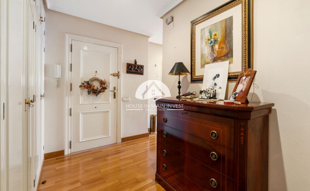 Resale - Apartment  - Torrevieja - Centro