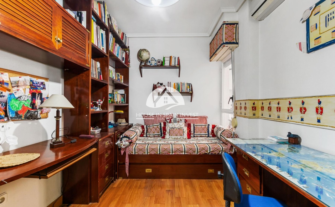 Resale - Apartment  - Torrevieja - Centro