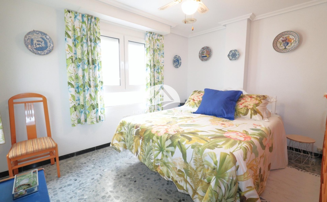 Resale - Apartment  - Santa Pola - Centro