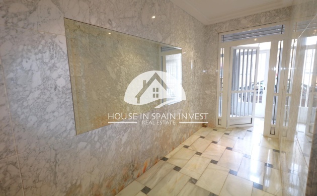 Resale - Apartment  - Santa Pola - Centro