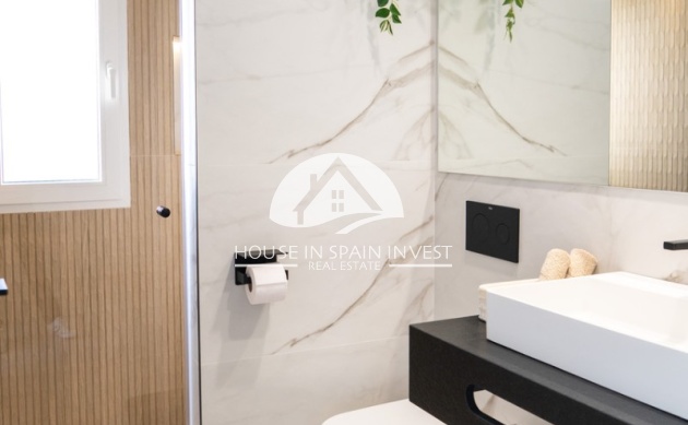 Resale - Apartment  - Orihuela Costa - La Zenia