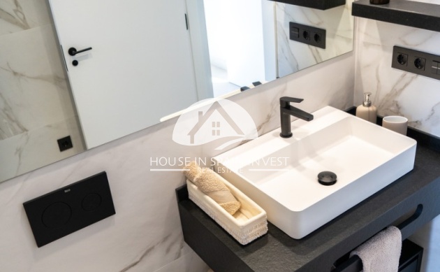 Resale - Apartment  - Orihuela Costa - La Zenia